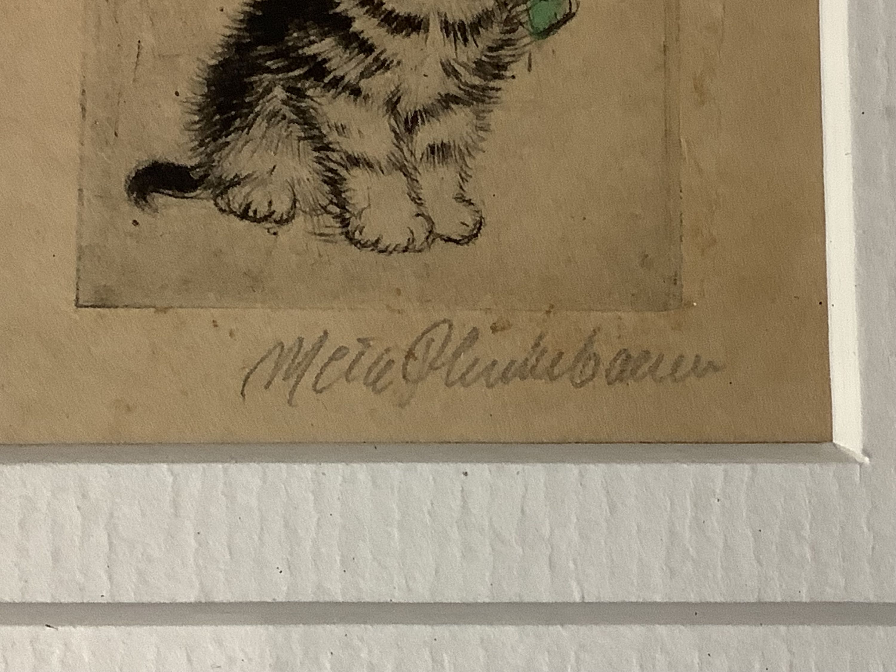 Meta Gluckbaum, etching, Kitten and bee, signed in pencil, 7 x 5.5cm